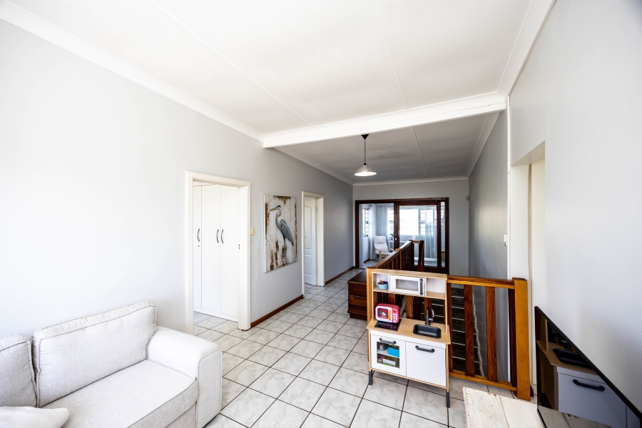 To Let 4 Bedroom Property for Rent in Kidds Beach Eastern Cape